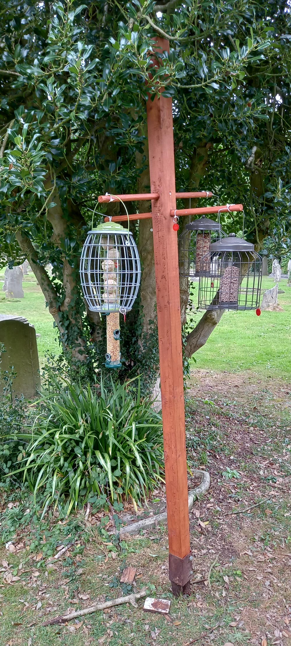 Bird feeder